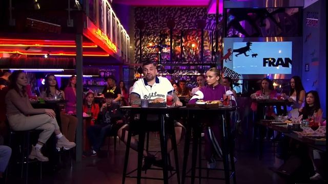 Валя карнавал о Ларисе долиной и травле в ее сторону ( вопрос ребром баста ) смотреть онлайн