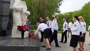 Возложение цветов к мемориалу в память об участниках спецоперации (СВО)