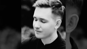 На могилі моїй посадіть молоду яворину