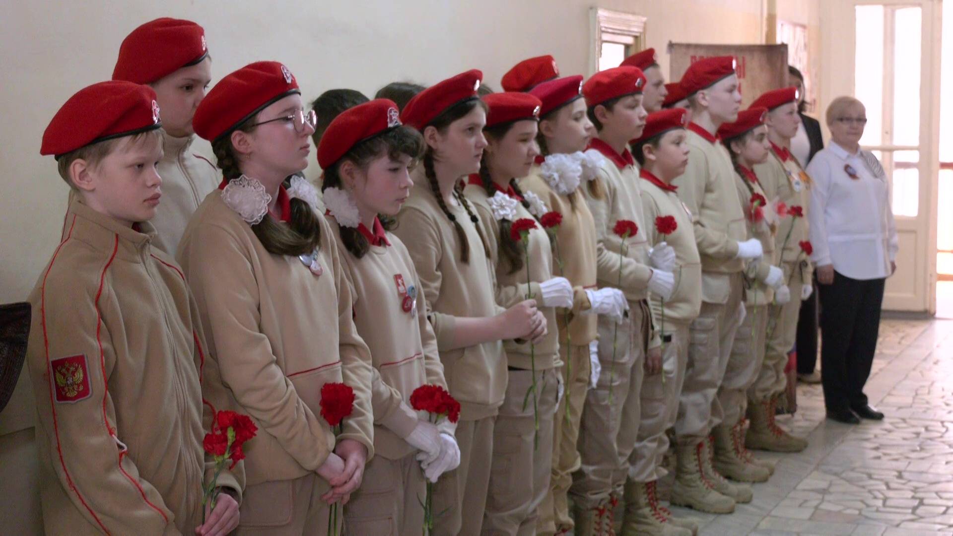 В йошкар-олинской школе №16 появилась парта героя смотреть онлайн