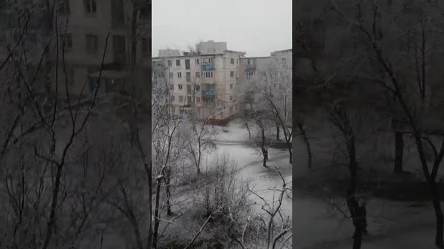 Весна !!! А у нас снег идёт...