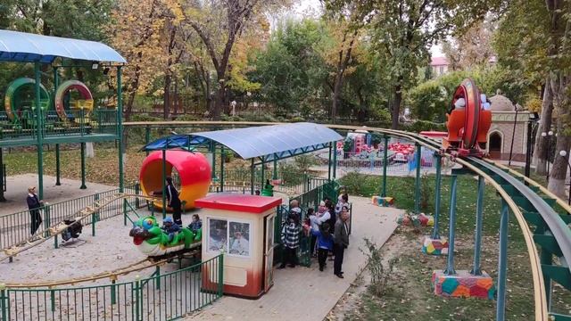 Осенний Ташкент. 2023. Парк Локомотив. Аттракционы. Autumn Tashkent. Locomotive Amusement Park. смотреть онлайн