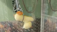 Обменял игрушки в Озёрном и мои игрушки забросили в аппарат и теперь пытаюсь их достать обратно.
