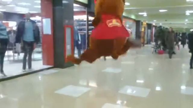 Прикол Аниматор медведь танцует