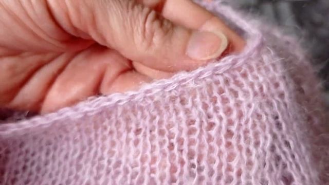 Обвязка горловины мохеровой блузы - паутинки