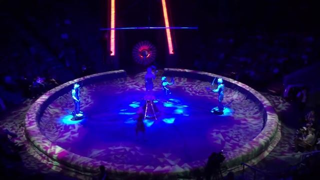 Жонглеры на стрелах п/р Валерия Щербакова «Гравитация» смотреть онлайн