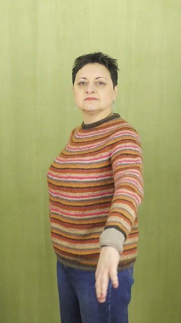 Джемпер полосатик из остатков любой пряжи. Круглая кокетка