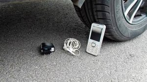 Эксперимент с автомобилем! Краш тест vs Давить колесом Смартфон, Наушники, адаптер..  АСМР - звуки!