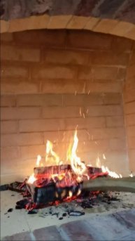 Большой камин с маленьким порталом из кирпича ручной ?