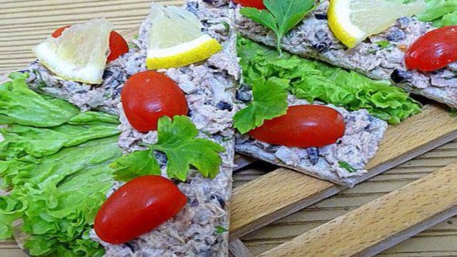 Бутерброды с тунцом и оливками