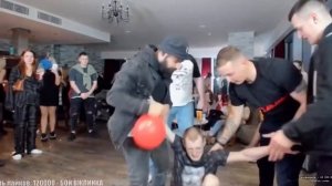 Эдвард Бил Вырубил с вертухи