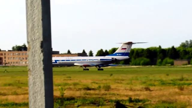 Взлёт Ту-134УБЛ "Урал" смотреть онлайн