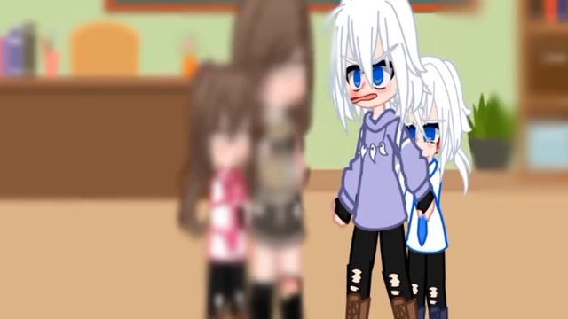 Треш...Сестра покоя не давала