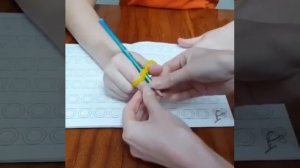 Как научить ребёнка держать карандаш и ручку правильно?