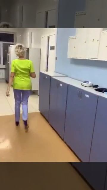 Мини-экскурс по “резиденции успешного зачатия“ ЦНМТ смотреть онлайн