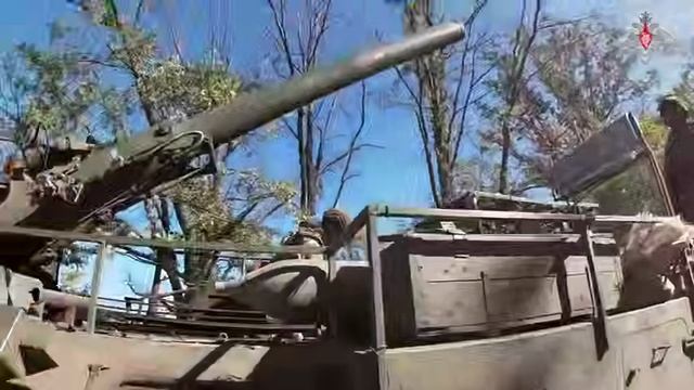 💥 Расчёт самоходного миномёта 2С4 Тюльпан группировки войск Восток уничтожил замаскированный пункт. смотреть онлайн