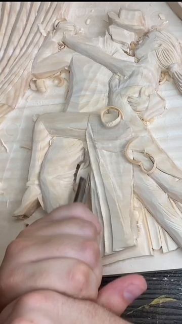 Резьба картины «Танго» ручная работа #резьбаподереву #woodenheroes #carving