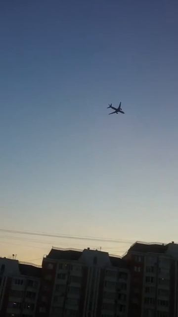 Boeing 777-300ER взлет из аэропорта Внуково. смотреть онлайн