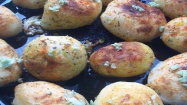 Картофель с чесноком.