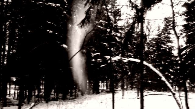 Зло пробуждается зимой / Evil awakens at winter (2019) смотреть онлайн