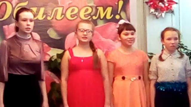 Кружиться снежок