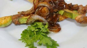 Мини - шашлычки с курицей и кабачком