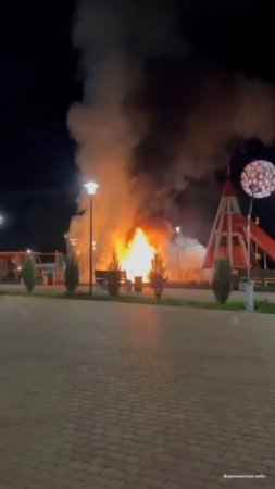 ДРОН НА ДЕТСКОЙ ПЛОЩАДКЕ: так выглядела детская площадка в Борисоглебске, после падения БПЛА.