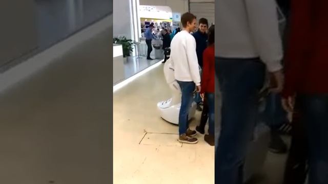 Робот МegaBot принял участие в Выставке "Мир климата 2016" смотреть онлайн