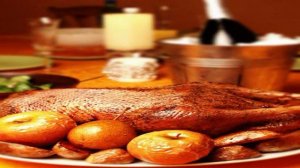 Новогодний гусь с яблоками и тмином