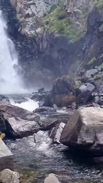 Водопад Куркуре,  долина реки Чулышман,  Республика Алтай