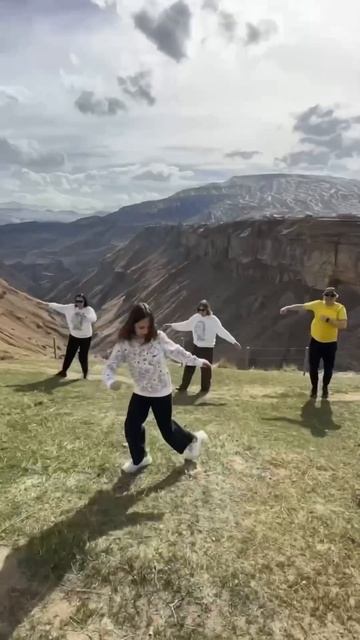 Питерская супер-семейка в горах Дагестана🚀 #mufasatour #кавказ #горы #дагестан #джиптурыпокавказу смотреть онлайн