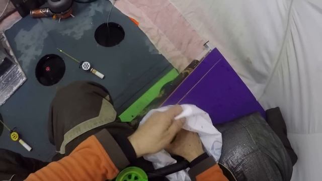 Последний лед. Ловля леща на коромысло. Рыбалка на Бел?