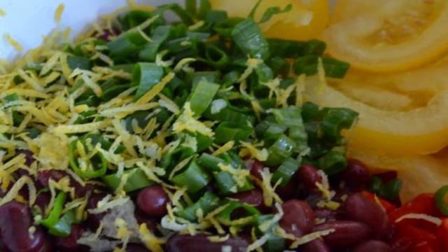 Овощная закуска-салат с сардинами