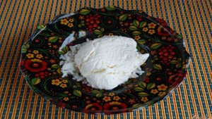 Воздушная запеканка из сливочного сыра с вишней