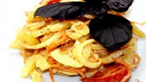 Салат из овощей с корейской морковью и яйцом