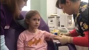 детская клиника фэнтези девочка сдавать анализ крови