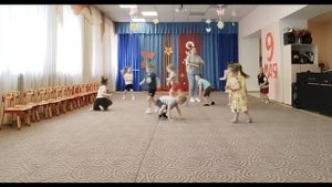 Подвижная игра "У медведя во бору"