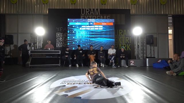 Bogdancer vs Горыныч / Мальчики 7-9 лет / ТОП 16 / Чемпионат и Первенство РТ по брейкингу 2024 смотреть онлайн