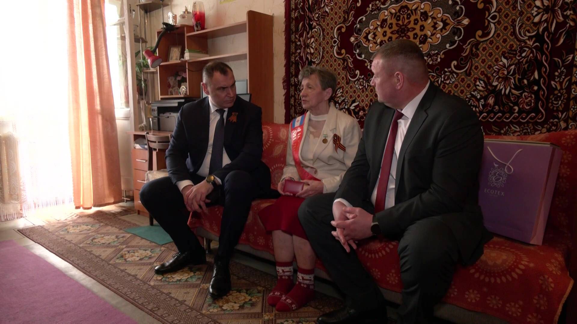 Глава Марий Эл вручил удостоверение почетного гражданина блокаднице Альбертине Дмитриевой смотреть онлайн