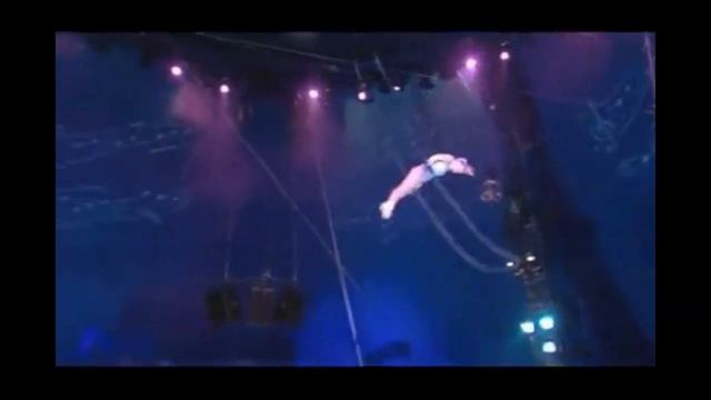 Интересные и оригинальные воздушные номера: Гимнастка Регина Добровицкая - трапеция - корд-де-волан смотреть онлайн