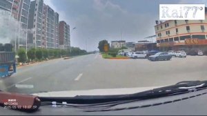 Рыба оказалась на улице из-за ДТП в КНР