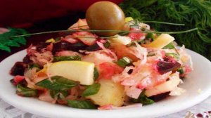 Салат со свеклой и яблоком