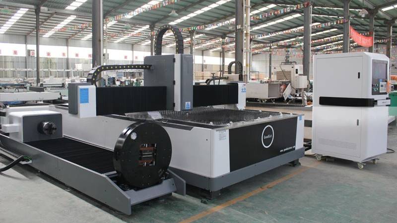 Лазерный станок для резки труб и листового металла GC1530FR