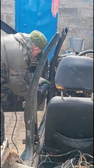 Как снять передние двери ваз 2110 #авто #ремонт