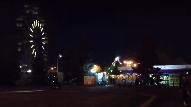 Энгельс вечерний, набережная им.Рудченко, парк Покровский и площадь Ленина