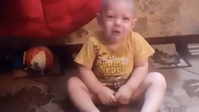 Папу бреют сыну страшно