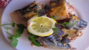 Скумбрия запеченная в соусе