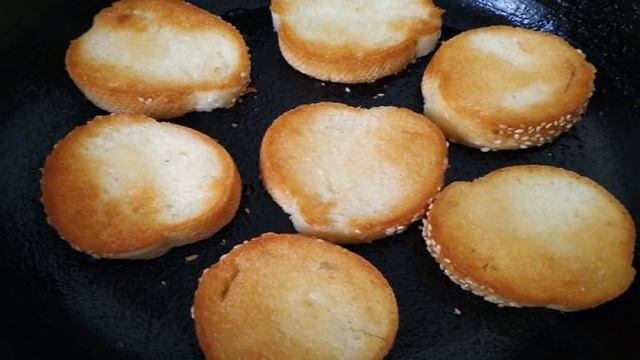 Брускетта с грудинкой сыром и сладким перцем