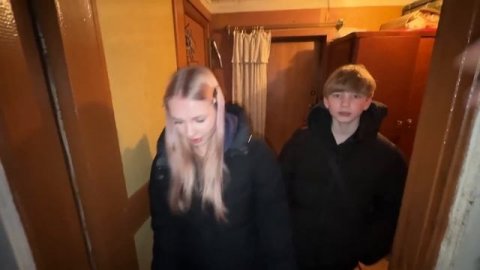 ШКОЛЬНИКИ ЖИВОДЁРЫ УКРАЛИ СОБАКУ и ЗАМОРИЛИ ГОЛОДОМ! ?