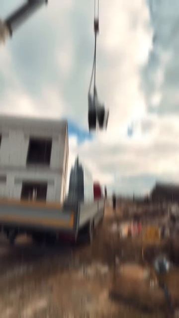 Доставка и разгрузка стеклопакетов краном на объекте. смотреть онлайн